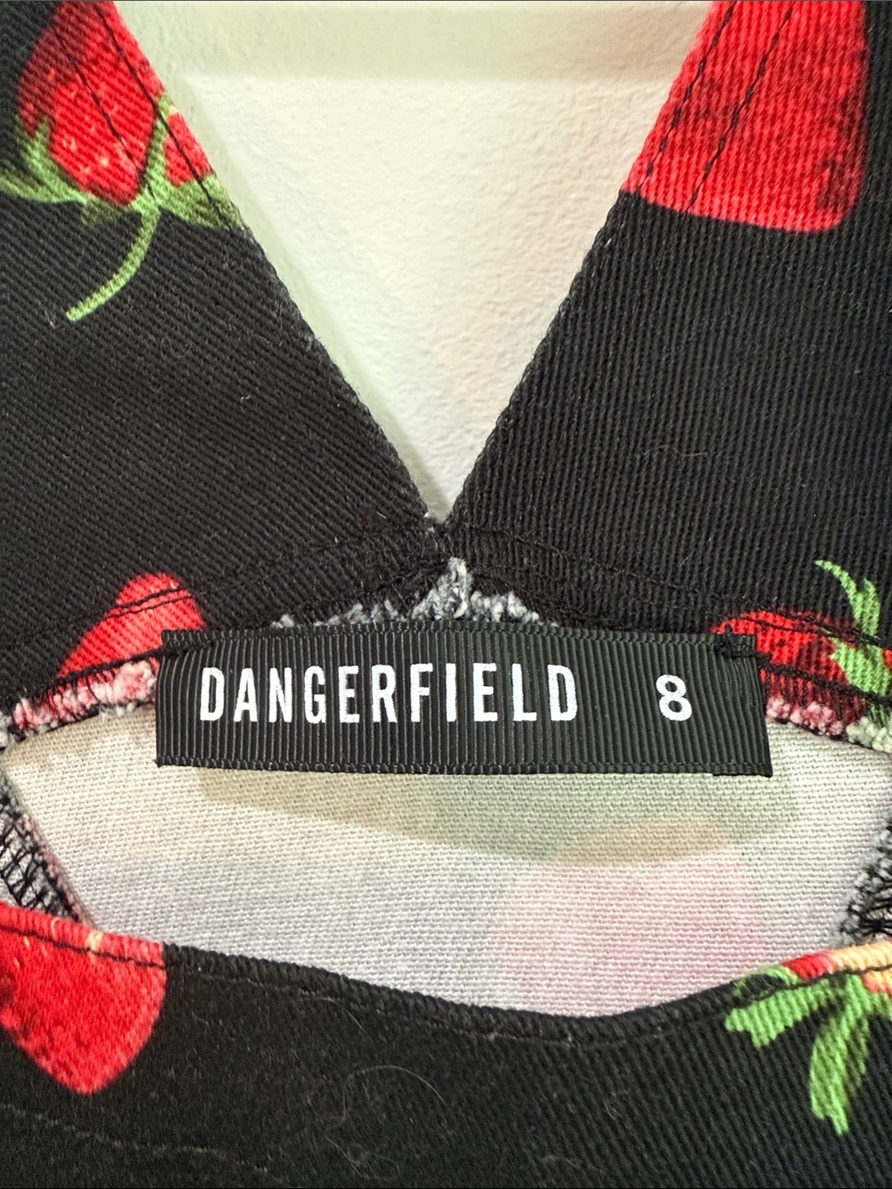 Dangerfield Women's Size 8 Strawberry Drill Tapered Leg Cargo Pocket Overalls - Picture 7 of 8